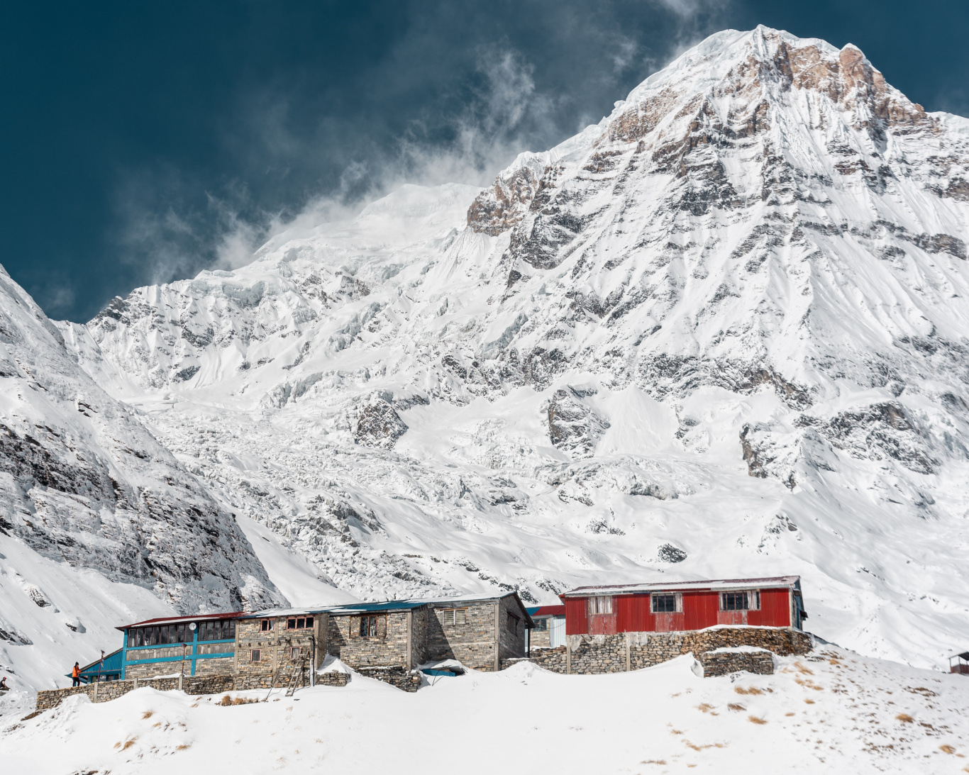 徒步旅行abc尼泊尔安纳普尔纳雪山大本营遭遇暴风雪后壮丽风景