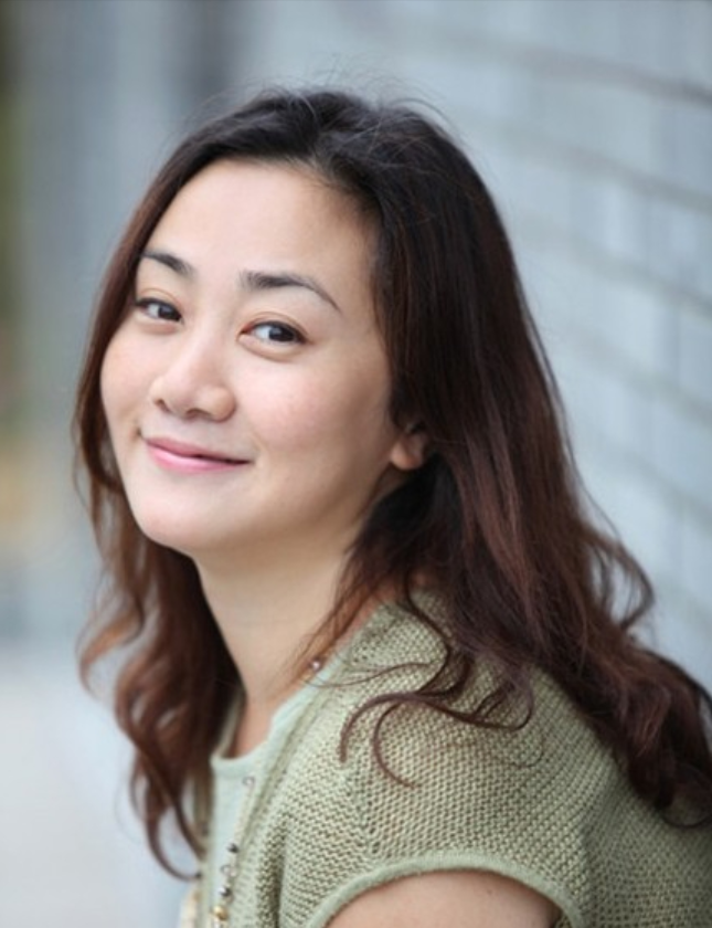 回顾邢珉山与初恋双向奔赴成名后不弃糟糠妻带着岳父母拍戏