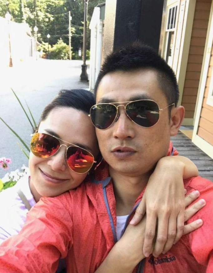 朱少杰并不常言甜言蜜语,而是以实际行动默默地支持着她.