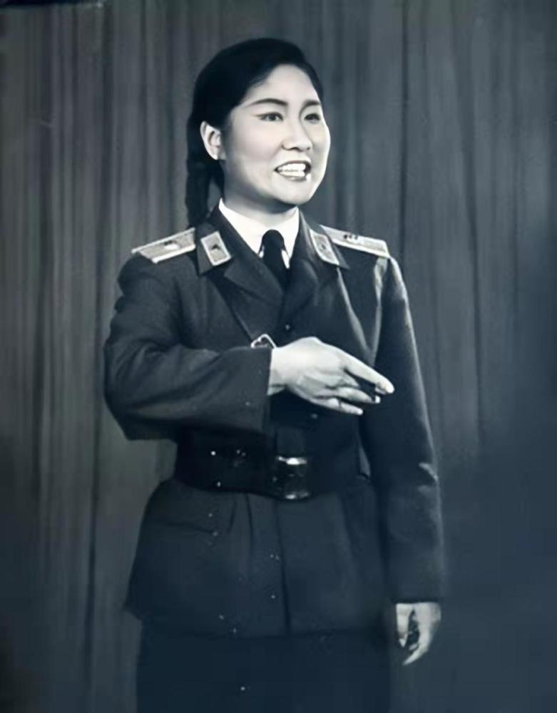 回顾马玉涛离婚又再婚丈夫病逝10年女儿见证了他们的恩爱
