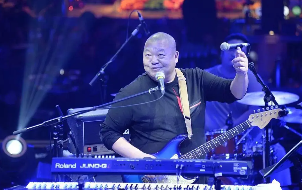 回顾臧天朔对朋友重情重义孤寡老母含泪和儿媳对簿公堂