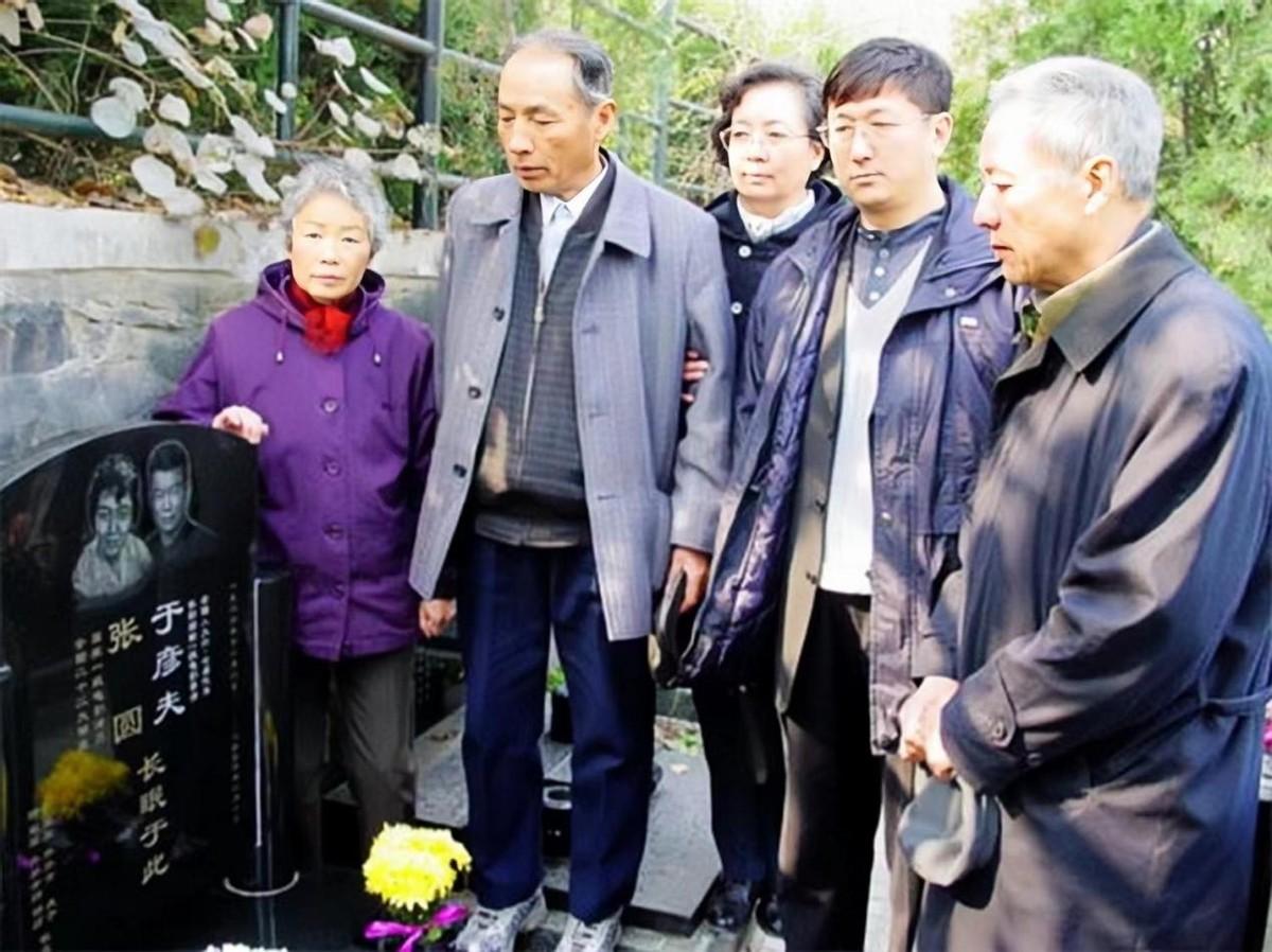 回顾大明星张圆43年婚姻催人泪下离世5年后老伴追随她而去