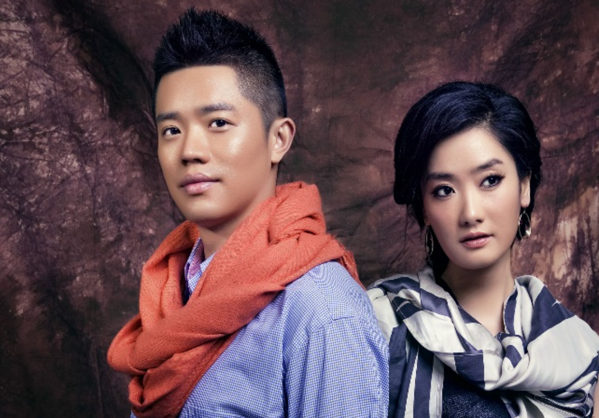 回顾凤凰传奇出道至今坚持五五分账人间清醒打了多少组合的脸