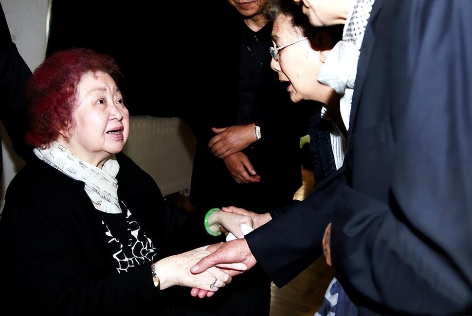 回顾梅葆玖妻子林丽源与丈夫恩爱一生有所亏欠晚年与20只猫为伴