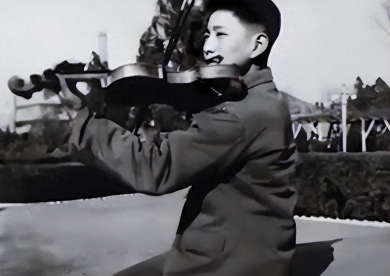 回顾姚刚一辈子无儿无女53岁买千万豪宅自己一个人住