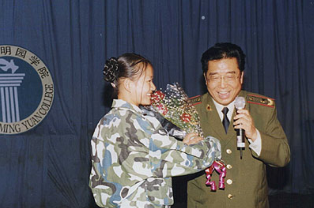 回顾李双江离异娶梦鸽偏爱小儿子大儿子为何不计前嫌照顾他