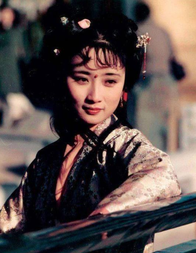 回顾侯长荣与妻子红楼相遇结婚37年生一女生活幸福美满