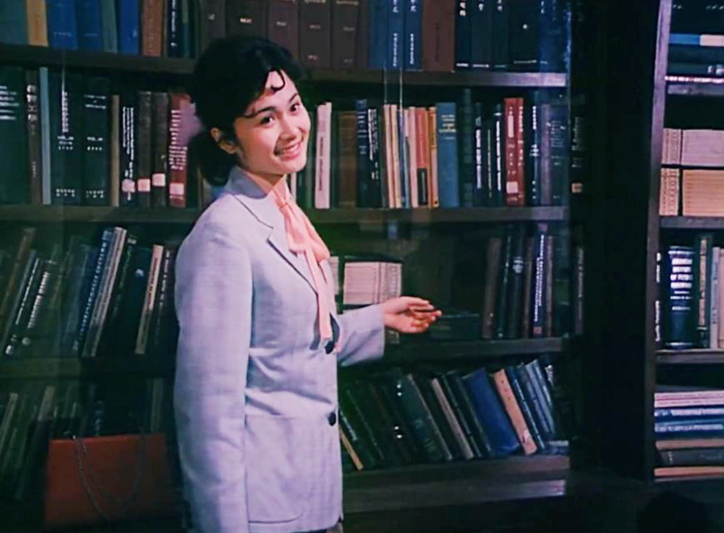 回顾韩月乔从名导垂爱的微笑女神到知名画家她的励志人生