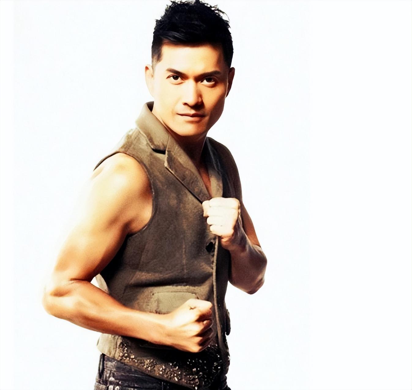 回顾吕良伟三婚娶贵州富婆杨小娟47岁生一子如今他还好吗