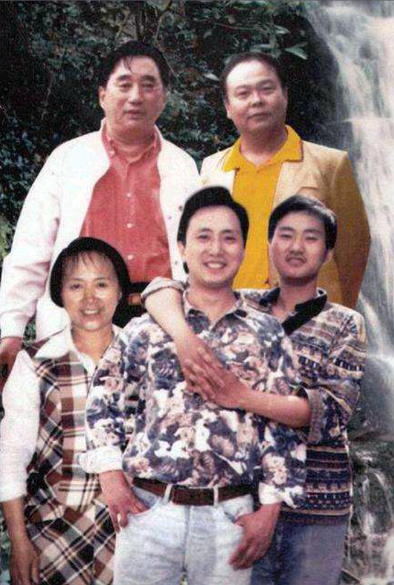 回顾柳石明他是郭兰英的绿叶一生无儿无女与同事成后天亲人