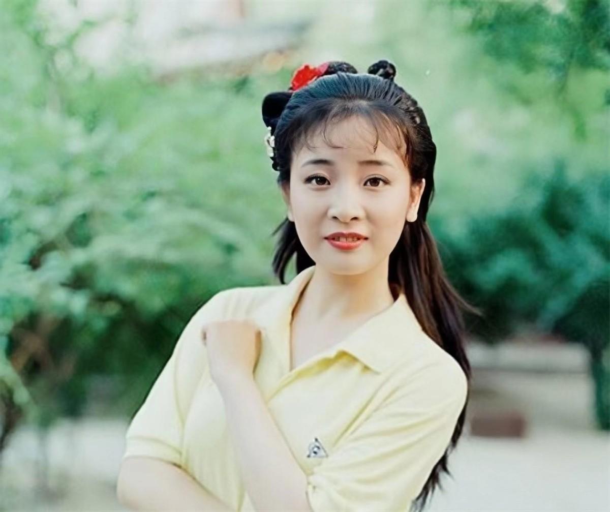 回顾导演刘惠宁娶大3岁陈小艺妻子屡传绯闻坐轮椅也不离婚