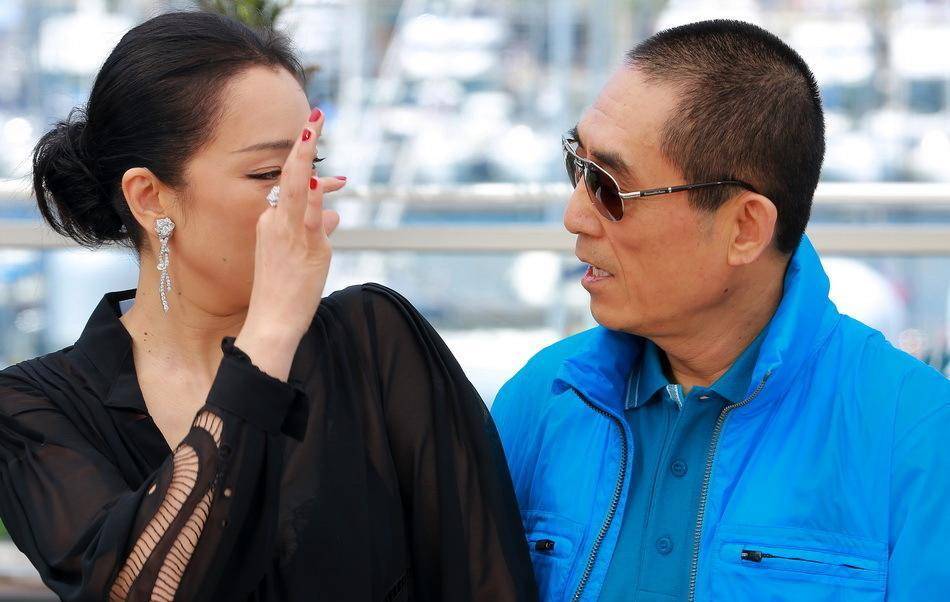 回顾张艺谋支持女儿离婚回来吧爸养你不能让女儿受委屈