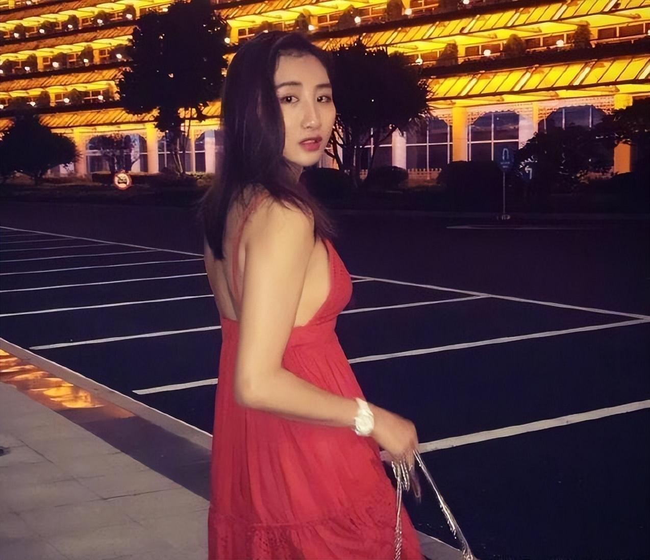 蹦床女神何雯娜与陈一冰相恋无果单身8年后闪婚二婚制片人