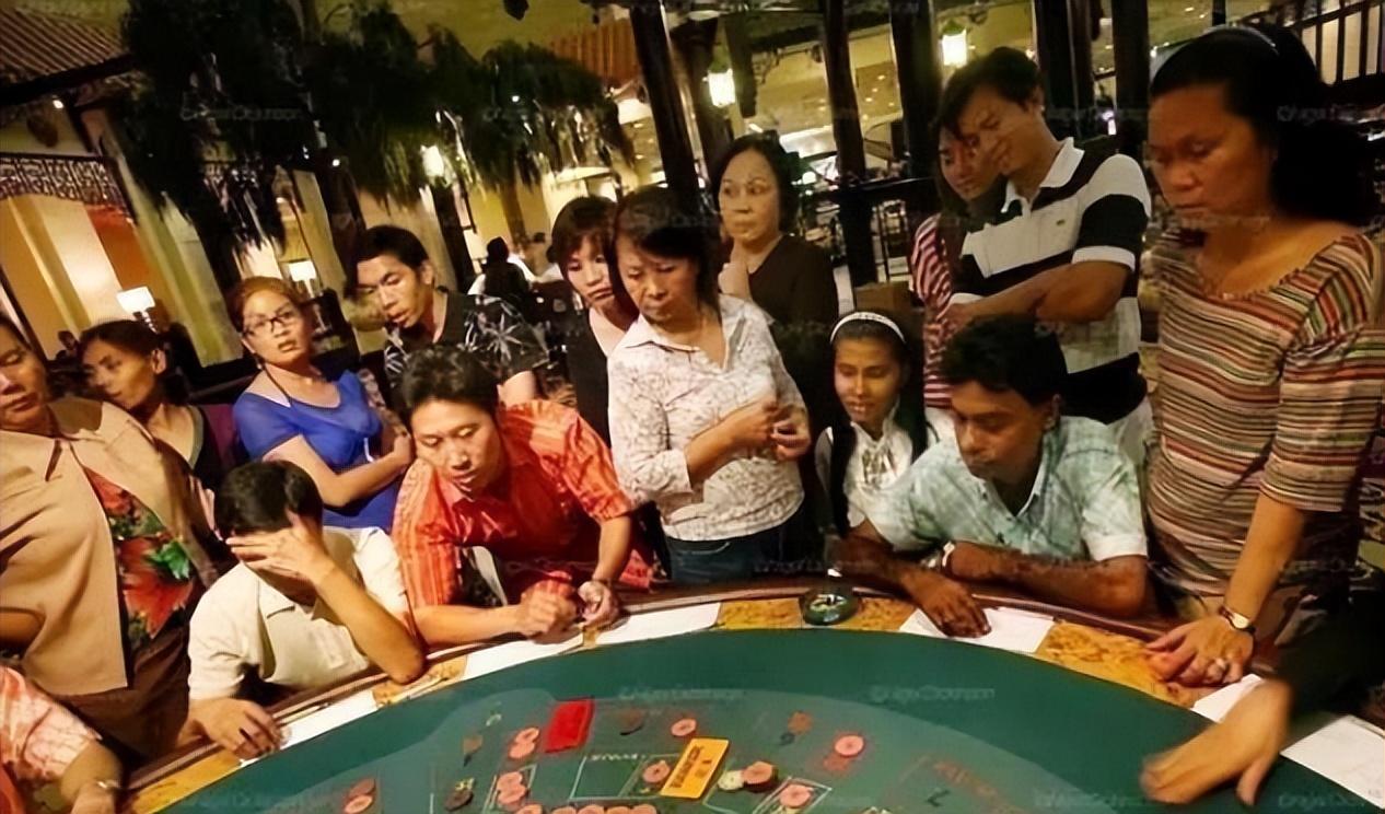 2019年重庆男子出国发回视频父亲点开如遭雷击调查发现不简单