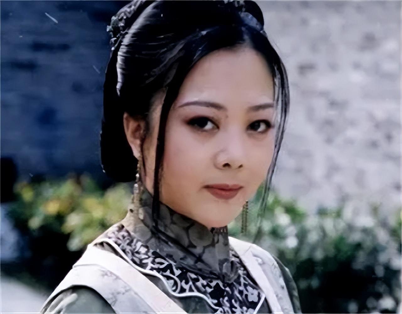 1996年,演员梁丽出演了《水浒传》中"孙二娘"一角,从此火遍了大江南北