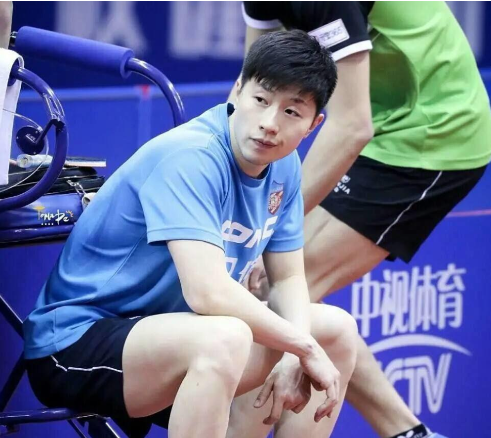 2010年,马龙跟团来到南京参加活动,在这里他认识了海河大学的女学生