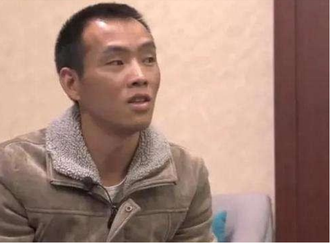 2000年9岁男孩目睹父亲被杀辍学追凶17年发誓要让父亲瞑目