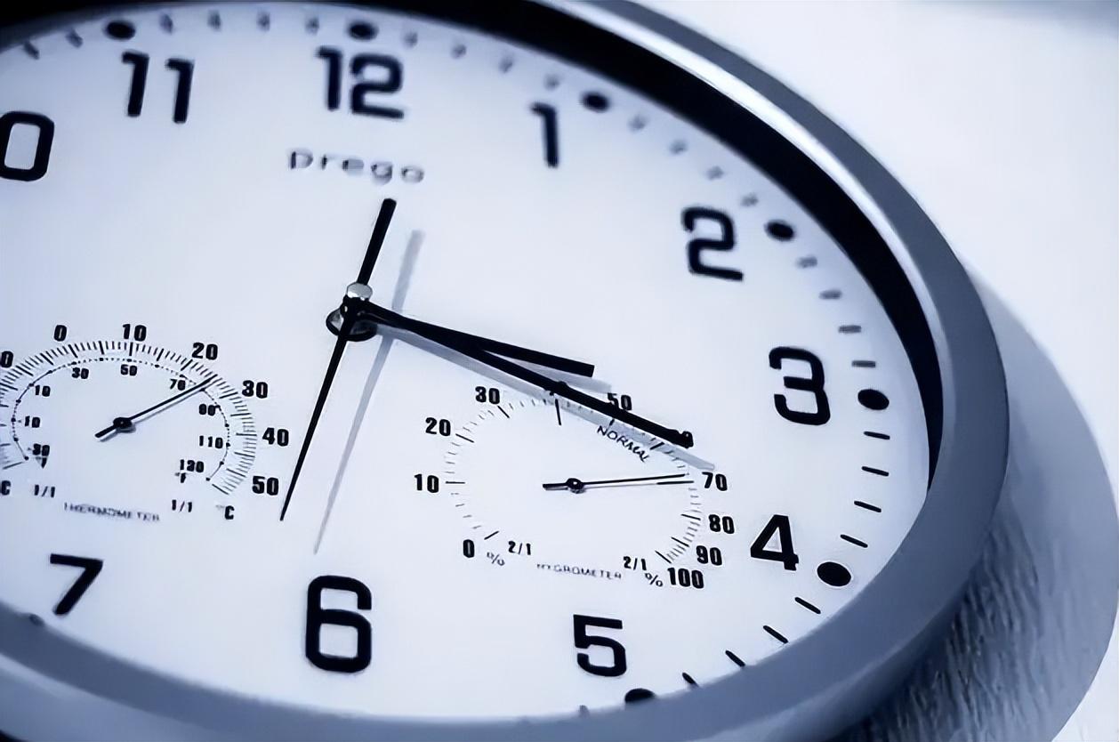 回顾13年夫妻坐火车回家妻子在厕所待半小时后消失结果如何