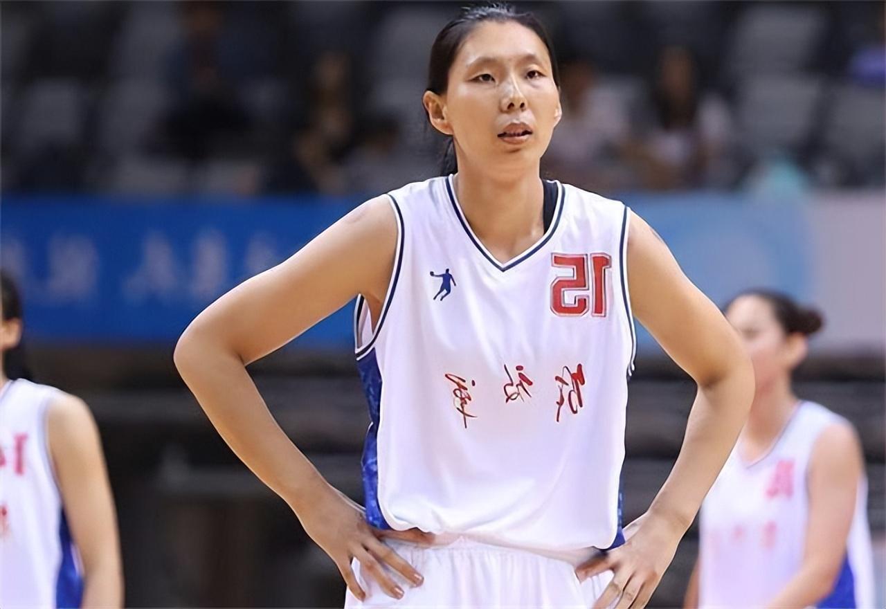 回顾41岁前女篮队长陈楠嫁给2米04公务员生育完还复出打奥运