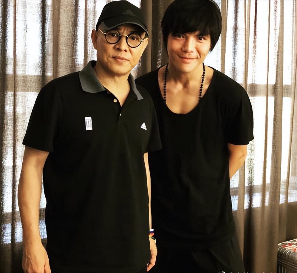 说起杜淳和杜志国这对父子,想必很多人都知道,他的父亲杜志国在圈中