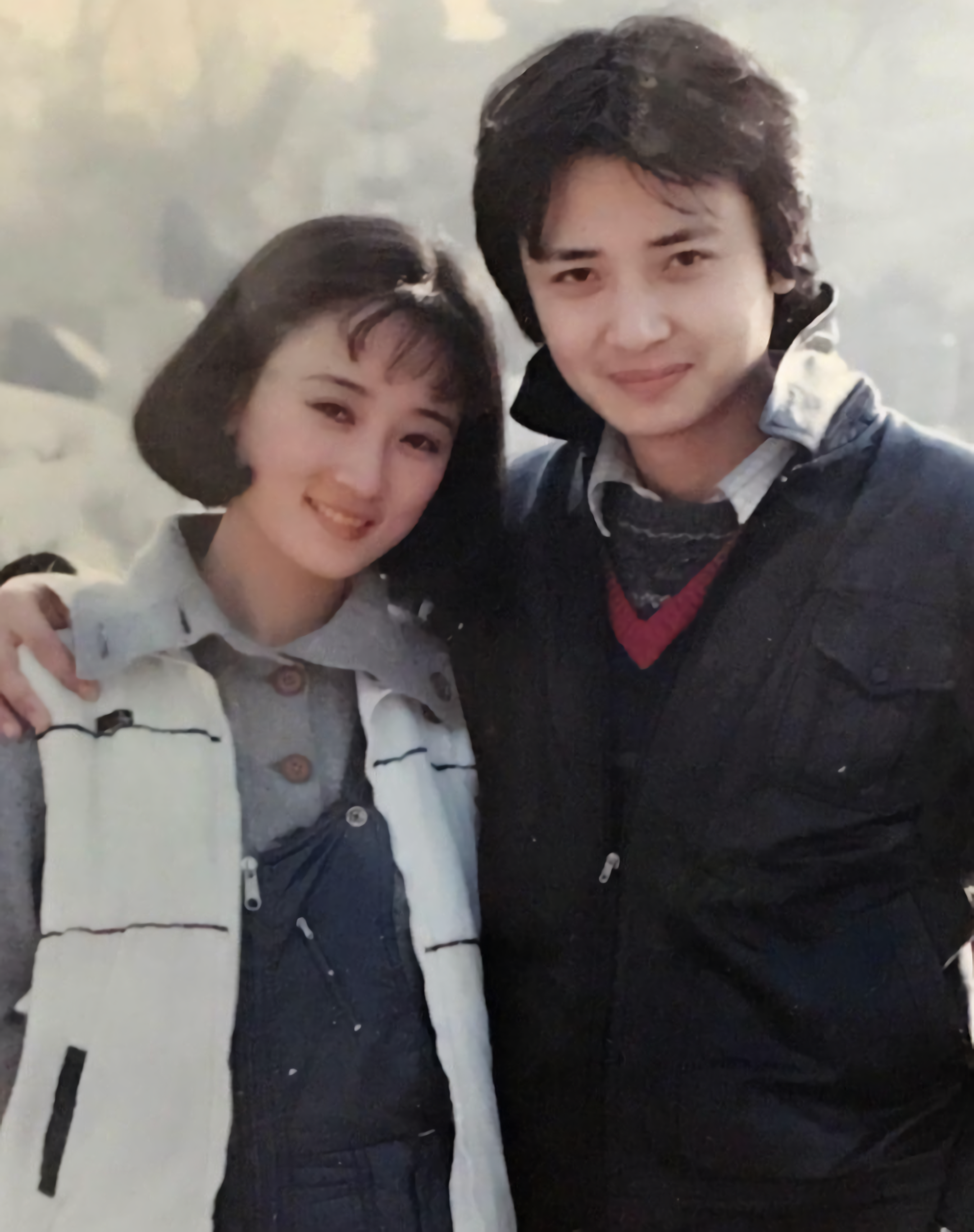 回顾侯长荣与妻子红楼相遇结婚37年生一女生活幸福美满