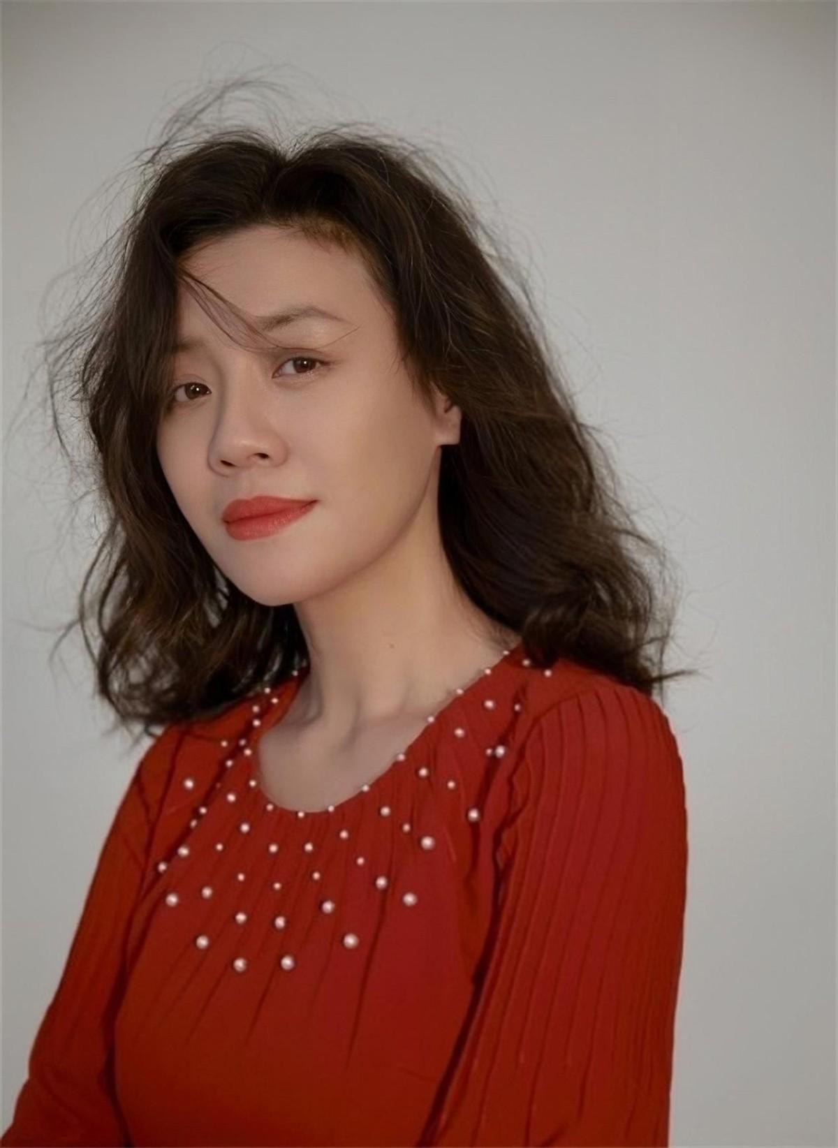 回顾刘琳与名导同居3年被抛弃下嫁穷小子48岁被婆家宠成宝