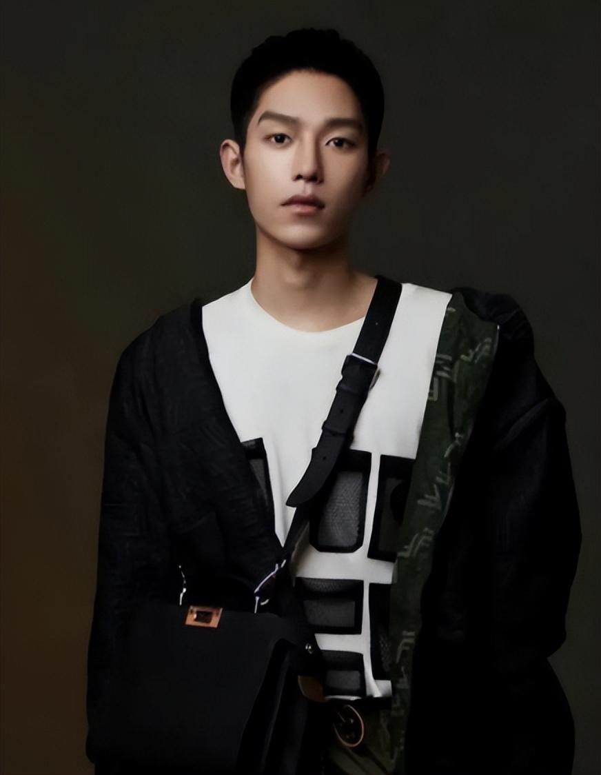 富家少爷王锵勇闯娱乐圈松弛感的背后是家庭背景的底气