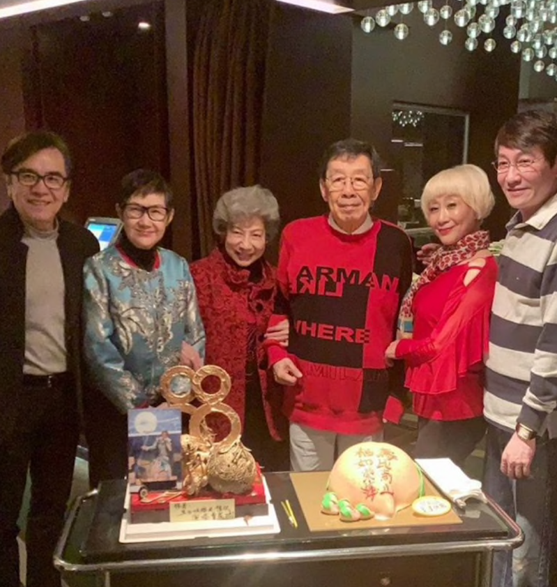 回顾胡枫与妻子双向奔赴59年妻子因病去世他的坚持让人泪目