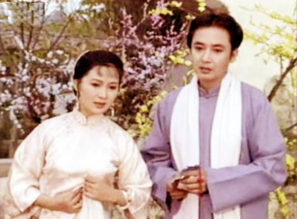 回顾侯长荣与妻子红楼相遇结婚37年生一女生活幸福美满