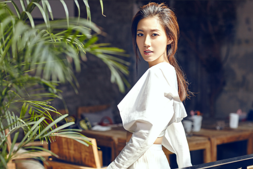 回顾演员高露长得漂亮戏也好为人低调不争不抢追求简单生活