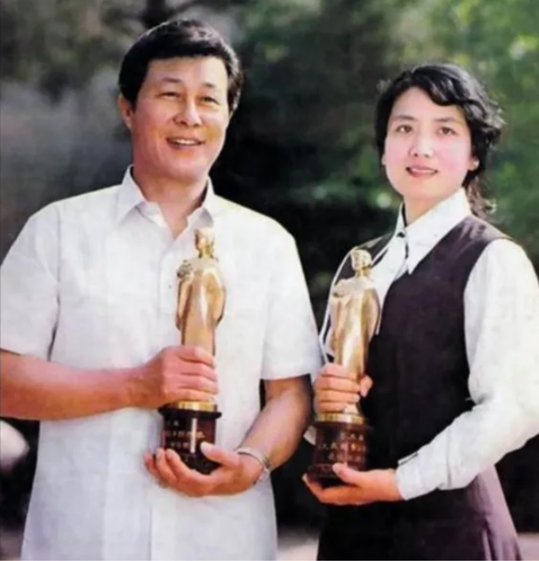 回顾王心刚:与患病妻子恩爱60年不离不弃,儿女已是亿万富翁