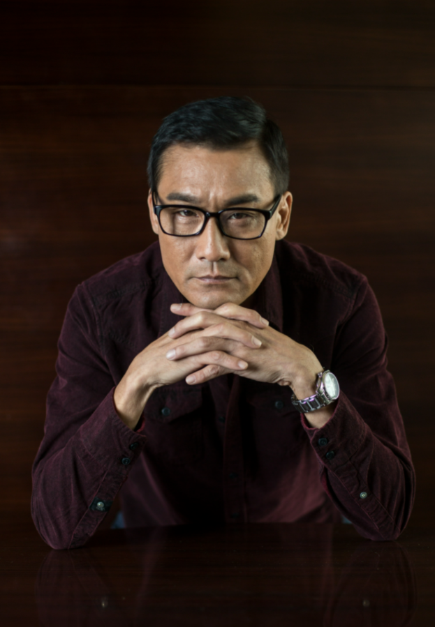 回顾演员梁家辉我这辈子最正确的决定就是娶了一个平凡的妻子