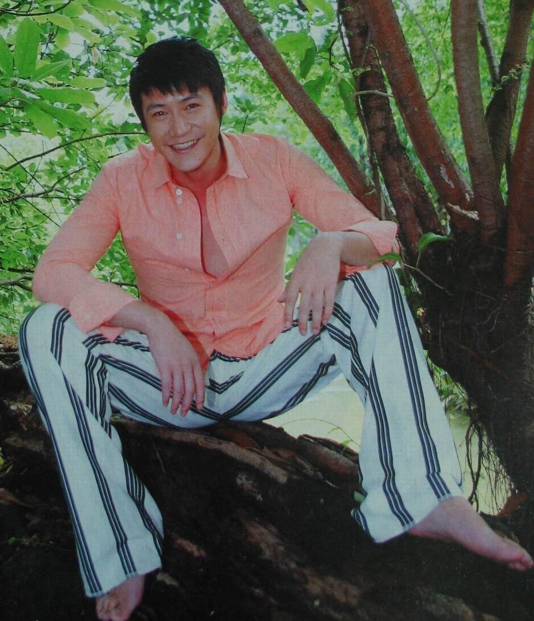 回顾陆毅我愧对孤独母亲余生为5个我爱的女人而活