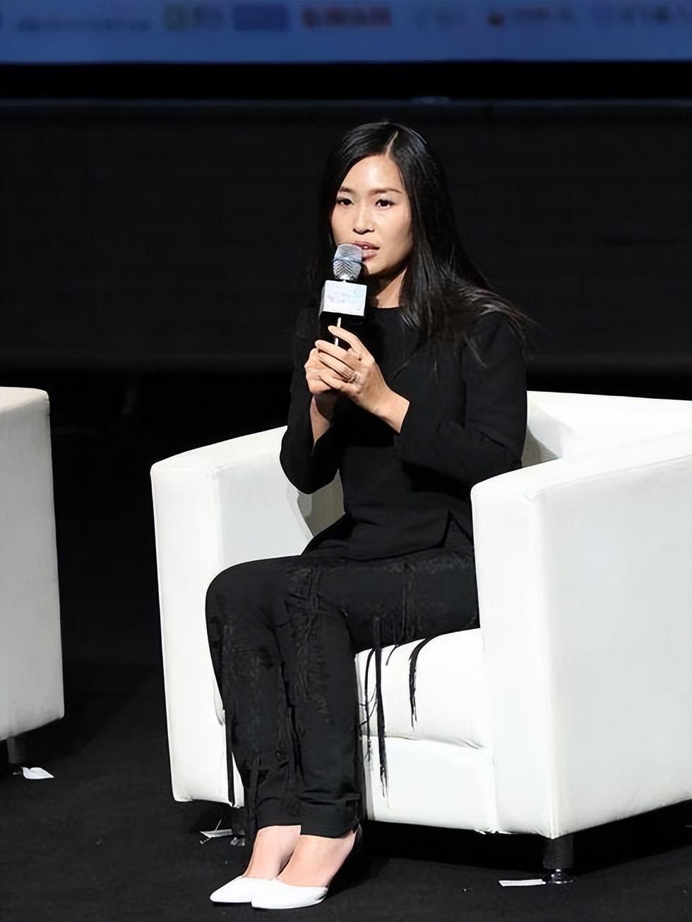 回顾张艺谋支持女儿离婚回来吧爸养你不能让女儿受委屈