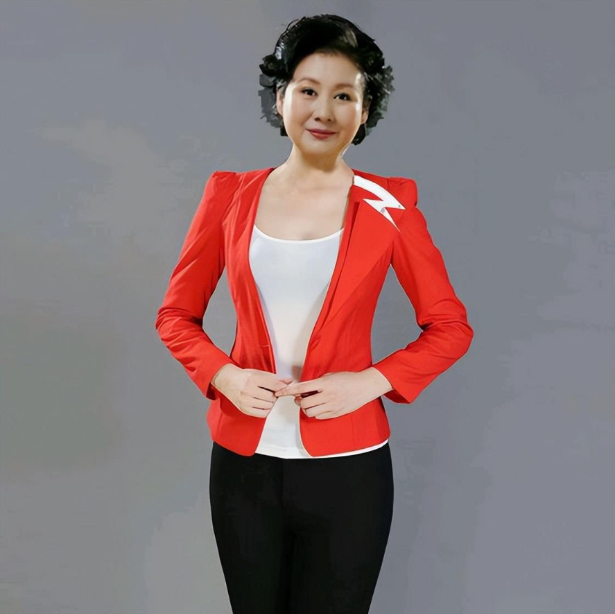 回顾黄晓娟辉煌背后有泪水痛失3位至亲儿子引领她在悲痛中坚强