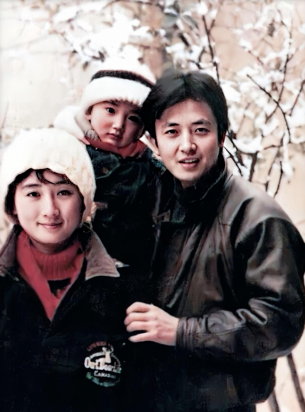 回顾侯长荣与妻子红楼相遇结婚37年生一女生活幸福美满