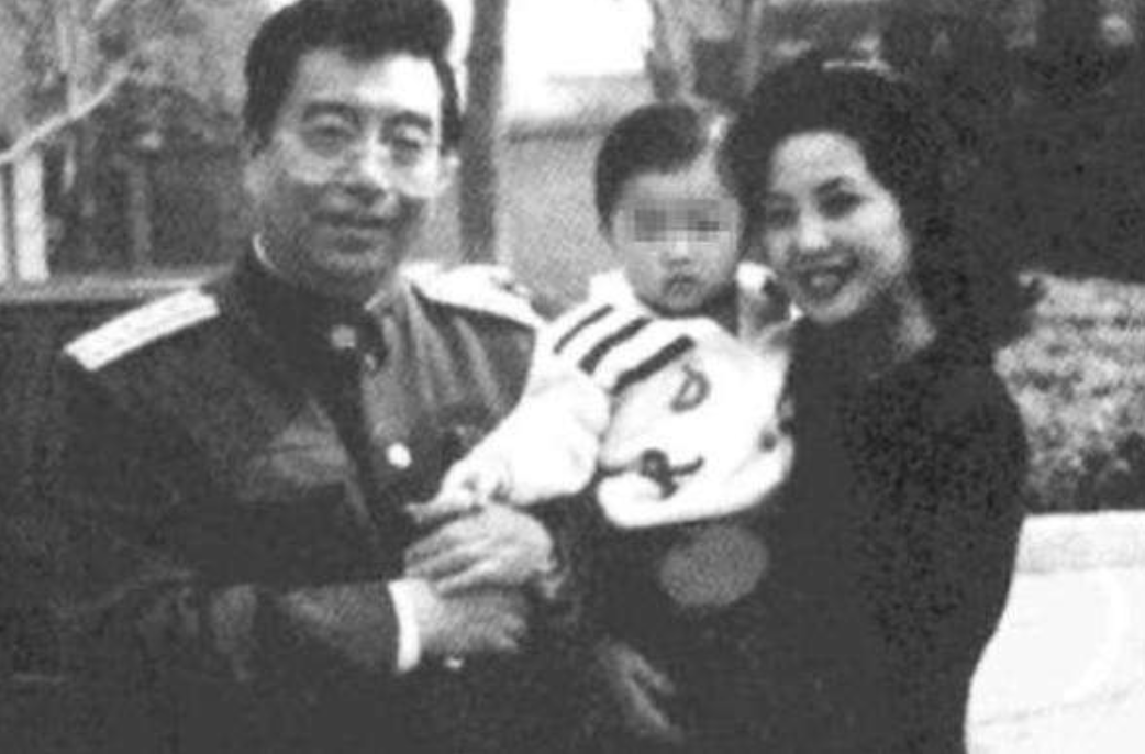 回顾李双江离异娶梦鸽偏爱小儿子大儿子为何不计前嫌照顾他