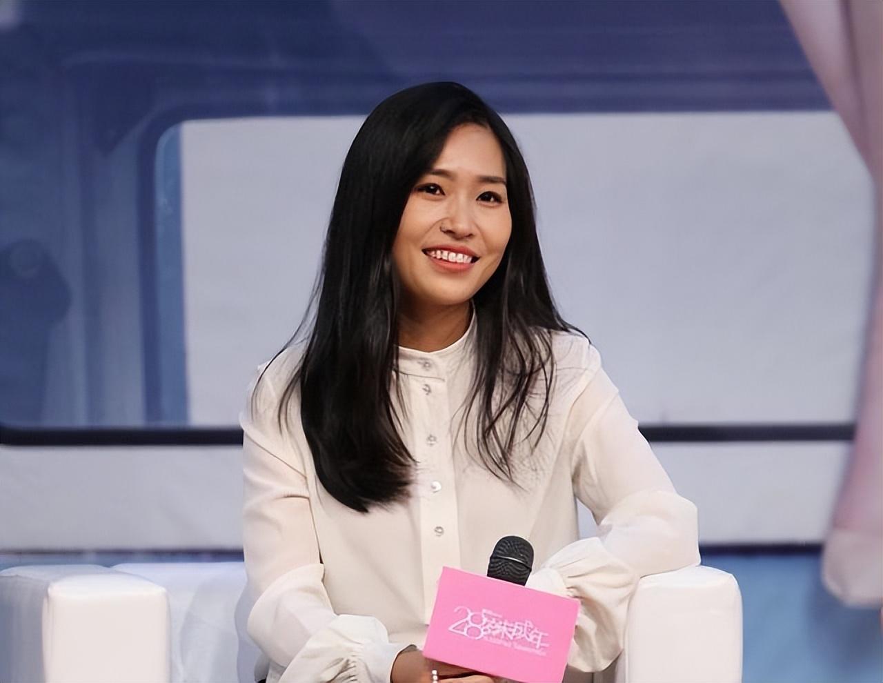 回顾张艺谋支持女儿离婚回来吧爸养你不能让女儿受委屈