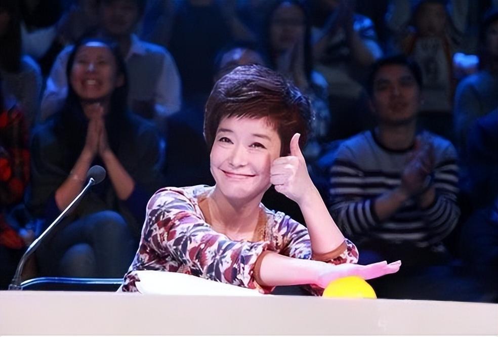 进入央视的第二年她就被调往王牌档节目《正大综艺》