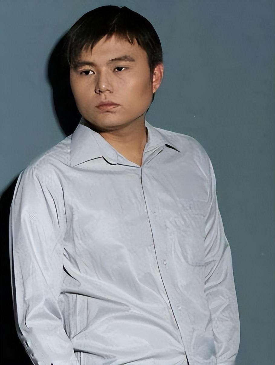 2006年27岁公务员写一本书狂赚4100万妻子他太老实从没想到