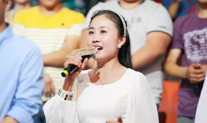 马翠霞用自己的努力和才华改变了自己的命运,也改变了家庭贫困的现状.