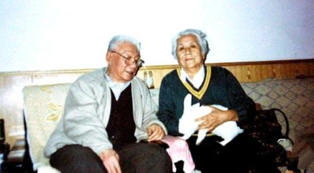 回顾李向阳郭振清78岁葬礼普通一无所有的来一无所有地走