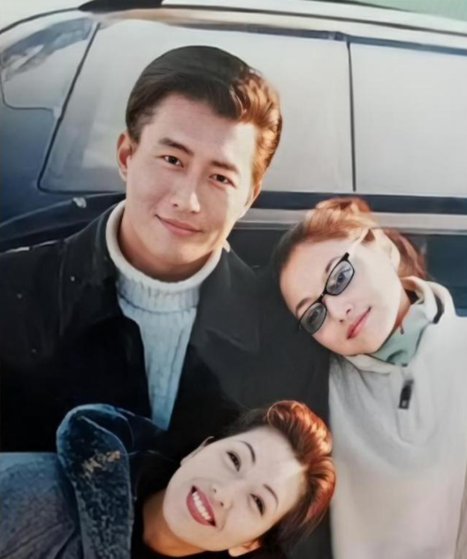 回顾江珊四度爱上硬汉和靳东意难平现和新丈夫快乐相伴