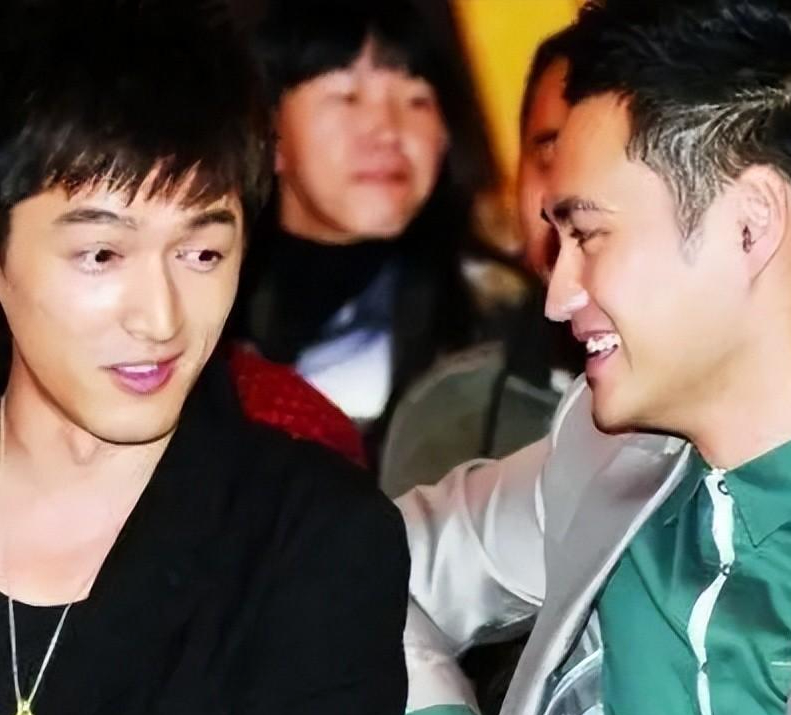 回顾薛佳凝分手15年后胡歌娶妻生子她选择出家背后有心酸