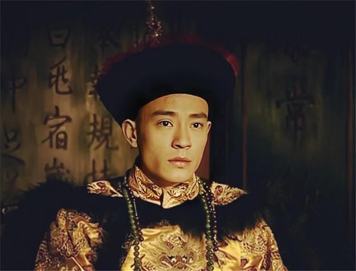 但戏里"光绪皇帝"这个重要角色还没合适的人出演,导演便来中戏选演员.