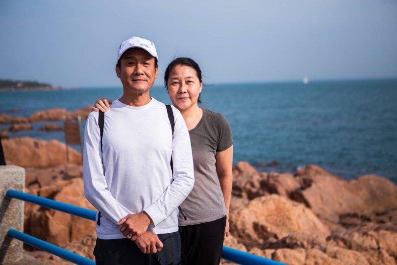 回顾演员梁家辉我这辈子最正确的决定就是娶了一个平凡的妻子