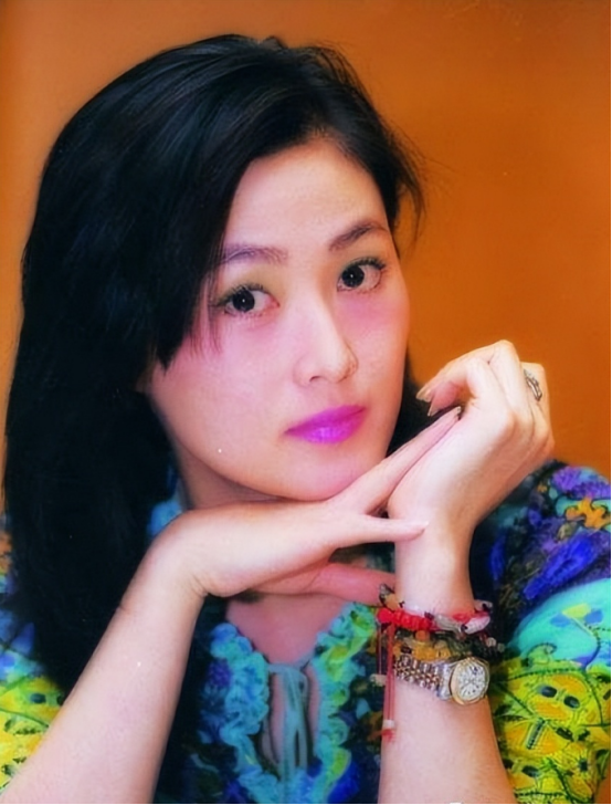 回顾王思懿凭潘金莲一夜走红闪婚闪离后专注公益事业