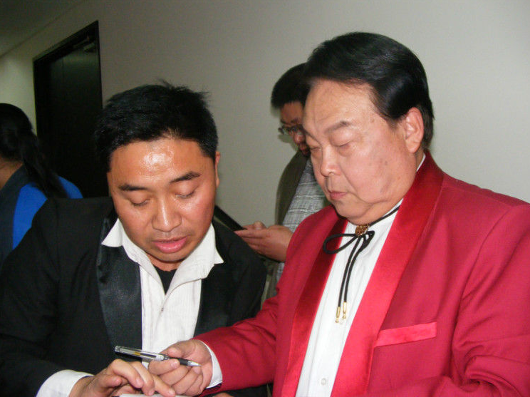 回顾柳石明他是郭兰英的绿叶一生无儿无女与同事成后天亲人