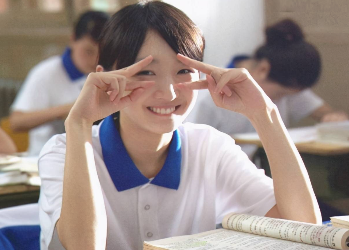 回顾王京花丈夫是演员董志华结婚30年被宠成宝儿子是她的骄傲