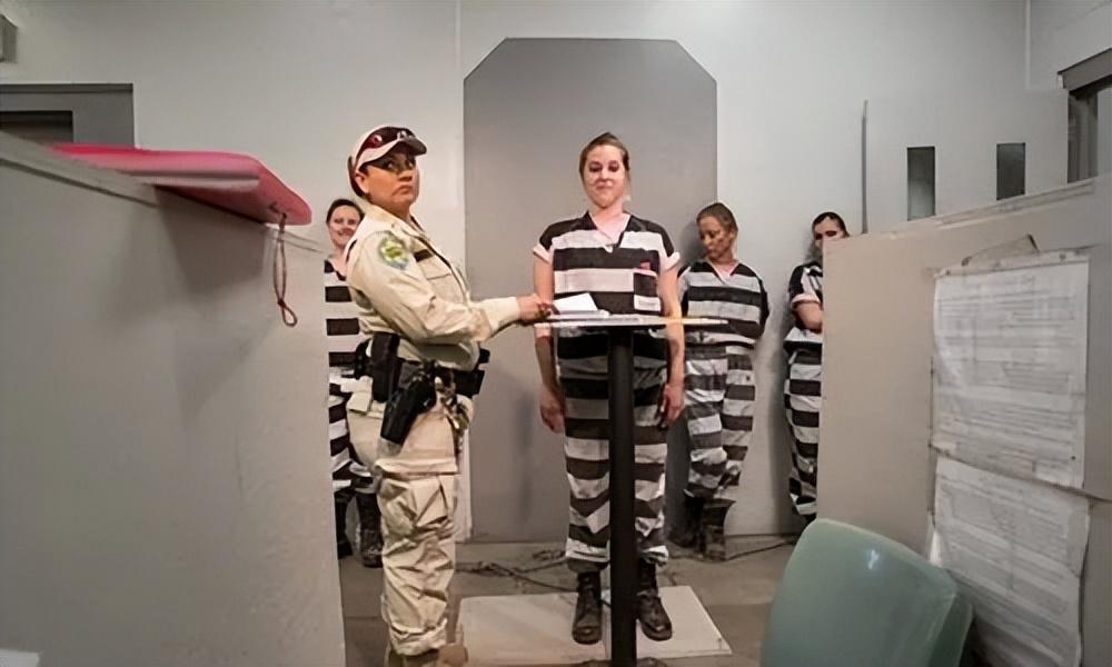 女子监狱没有男性为何每年都有很多人怀孕监狱长终于道出缘由